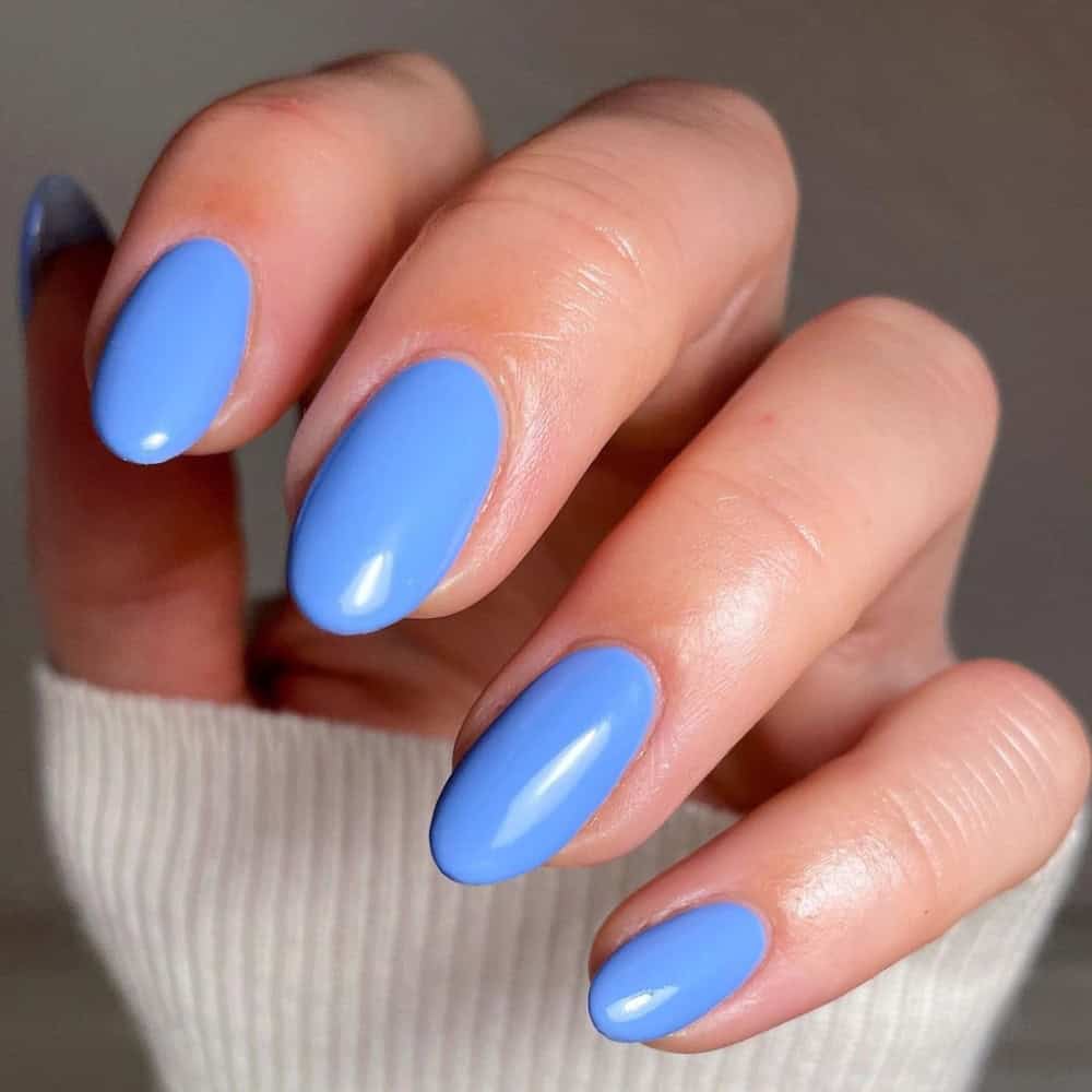 bright blue nails