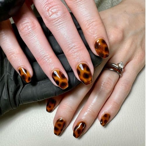 brown nails