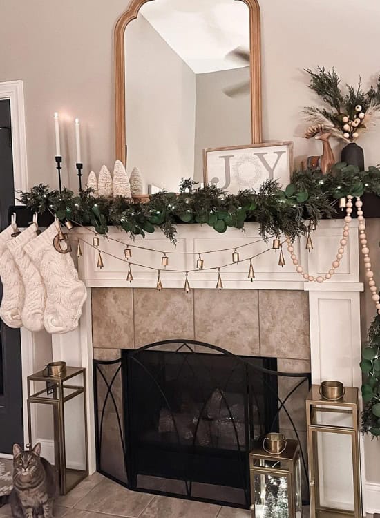 christmas mantel decor