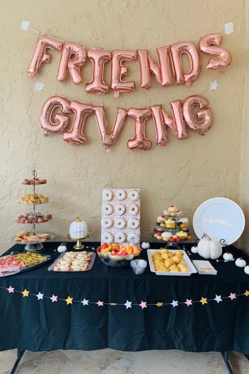 friendsgiving decor ideas