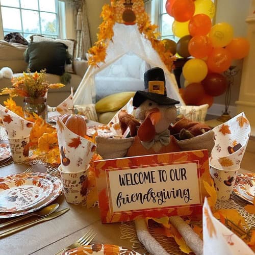 friendsgiving decor ideas